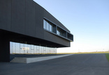 Produktionshalle und Bürogebäude Schiebel Foto: Andreas Schmitzer