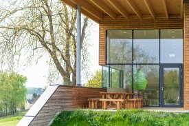 Fenster & Türen in Architektur aus Holz