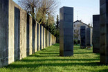 Urnenstelen Friedhof Hörbranz Foto: Juri Troy