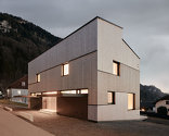 Doppelhaus am Hang Foto: Adolf Bereuter