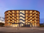 Holzparkhaus Wendlingen Foto: Roland Halbe