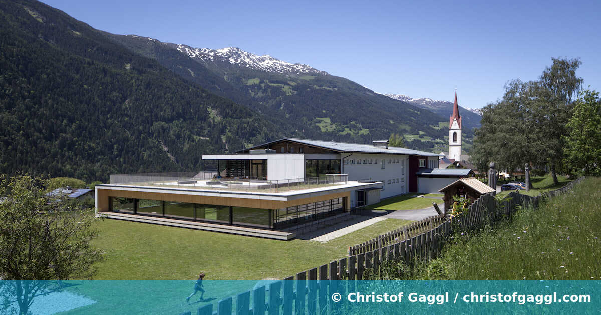 Nextroom At Turnhallenzubau Volksschule Oberlienz Pedit Partner Architekten Oberlienz A 2019 Foto Christof Gaggl