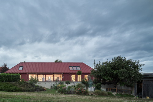 Das rote Haus, Foto: Kurt Hörbst