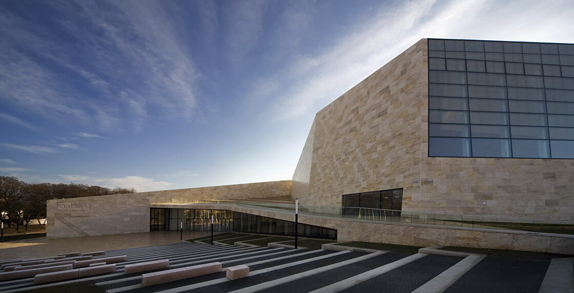 Ein Foto von Tamás Bujnovszky