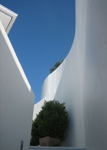 Ein Foto von Space Plus