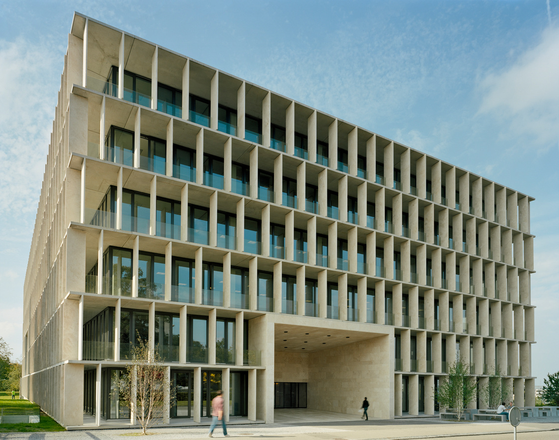 Ein Pressebild von Eduard Hueber