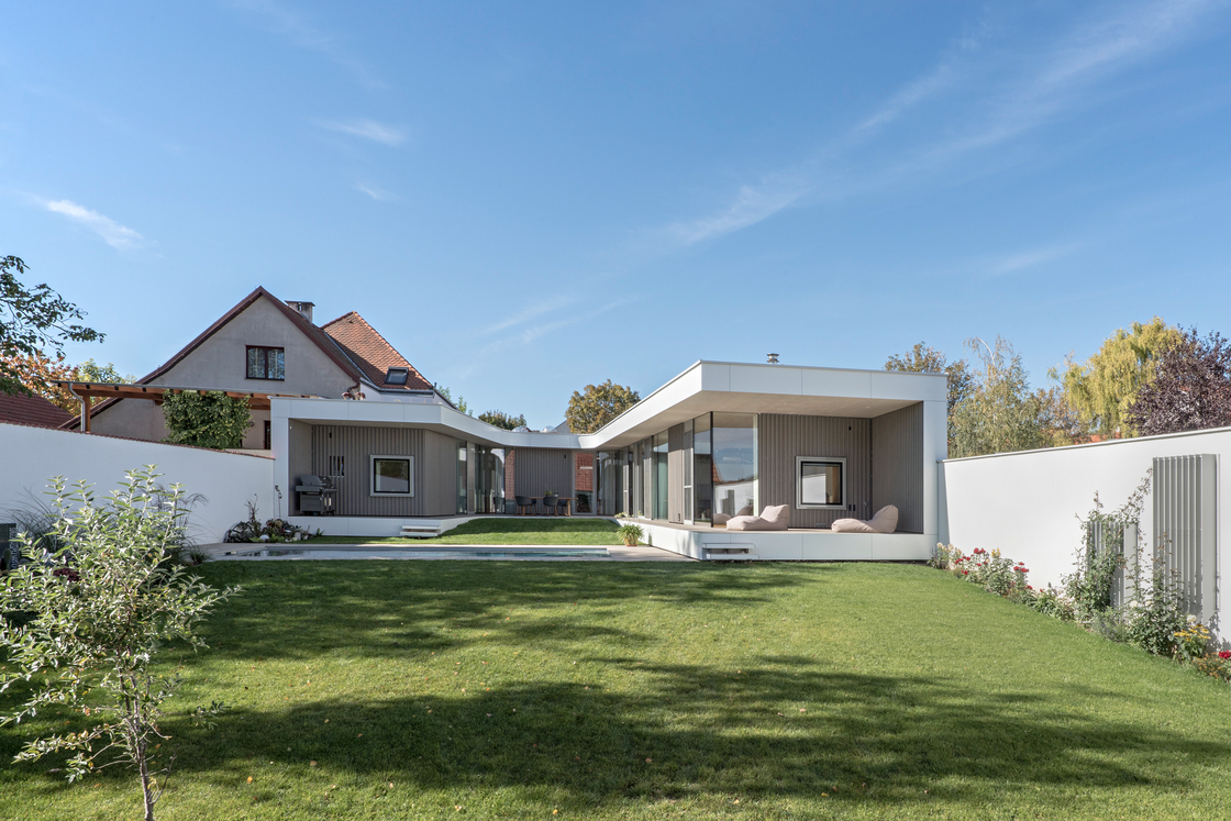 Ein Pressebild von Hertha Hurnaus