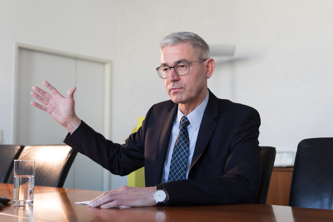 Ein Portraitfoto von Jana Madzigon