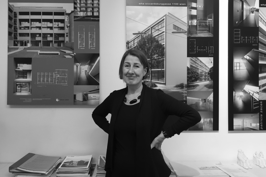 Ein Portraitfoto von Martina Pfeifer Steiner