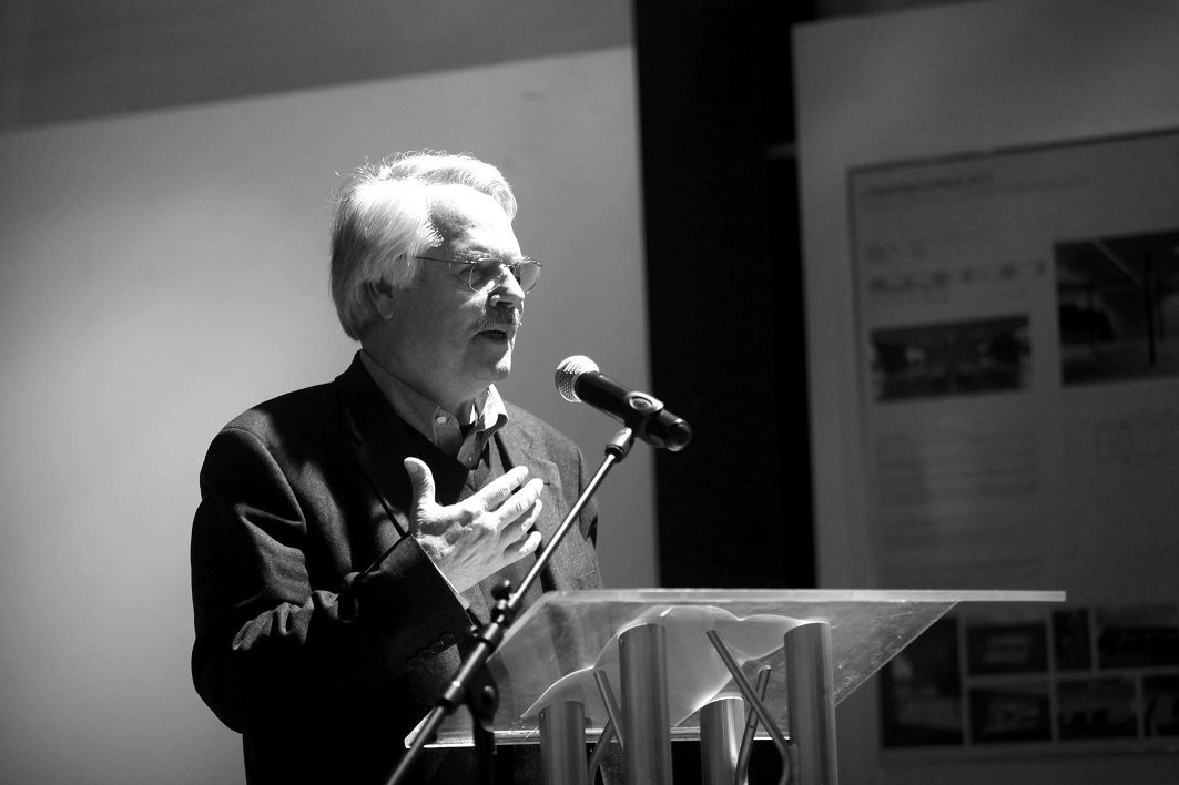 Ein Portraitfoto von Gerhard Maurer