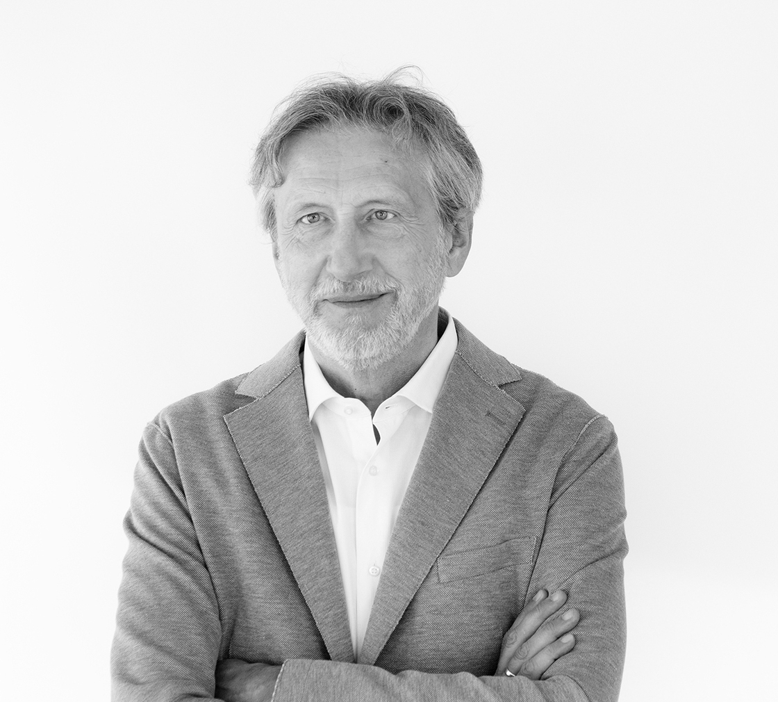 Ein Portraitfoto von Sabine Hauswirth