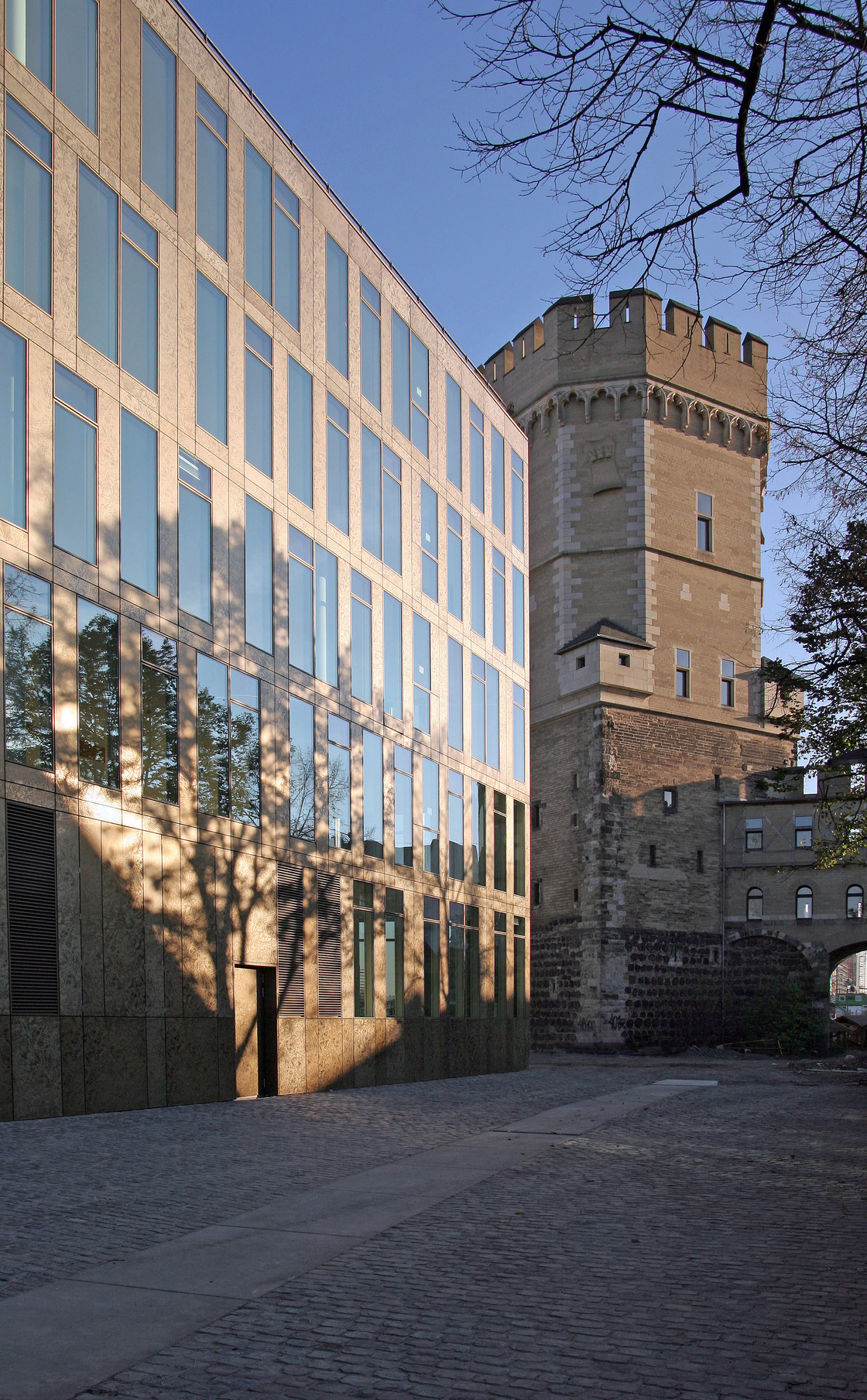 Ein Foto von moderne stadt