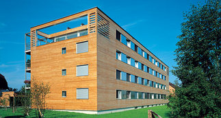 Mehrfamilienhaus an der Lorze, Foto: Alois Ottiger