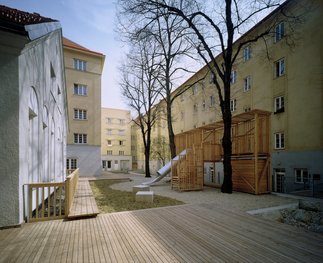 Heimhof Innenhofgestaltung, Foto: Gisela Erlacher