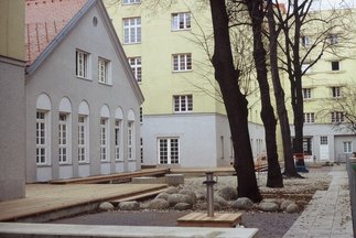Heimhof Innenhofgestaltung, Foto: Gisela Erlacher