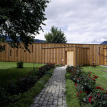 Lärmschutzwand und Carport, Foto: Paul Ott