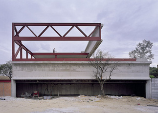 Brückenträger als Art brut, Foto: Roland Halbe