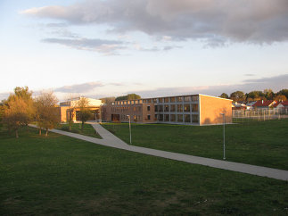 Elementary School and Sports Hall, Foto: Tamás Getto
