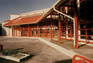 Sport- und Mehrzweckhalle Alpenstraße, Foto: Manfred Meixner