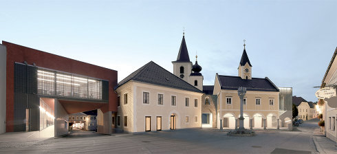Gemeinderatssitzungssaal und Aufbahrungshalle Sarleinsbach, Foto: Josef Andraschko