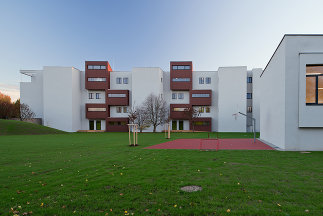 Umbau und Erweiterung Neue Mittelschulen 17 + 18, Foto: Dietmar Tollerian