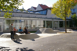 Die Graphische - Höhere Graphische Bundes-, Lehr- und Versuchsanstalt, Foto: idealice Landschaftsarchitektur ZT