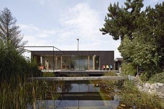 Haus am Teich, Foto: Dietmar Hammerschmid