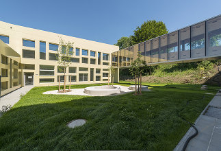 Neue Mittelschule und Volksschule mit 3-fach Turnhalle Lenzing, Foto: Christian Schepe