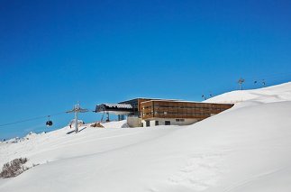 Seilbahnstationen Weibermahdbahn-Auenfeldjet, Foto: Marc Lins