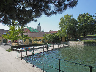 Thermalbad Bad Fischau, Foto: Gerhard Rennhofer