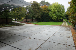 Neuer Vorplatz und Gartenzufahrt, Foto: 3:0 Landschaftsarchitektur Gachowetz Luger Zimermann OG