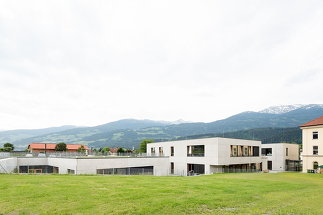 Tiroler Fachberufsschule für Garten, Raum und Mode - Zubau Werkstättengebäude, Foto: Lukas Schaller