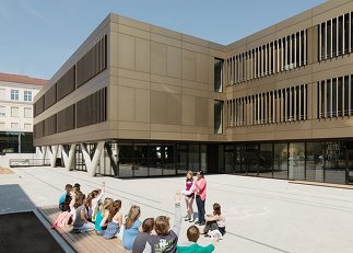 Bundesrealgymnasium Schwechat, Foto: Paul Ott