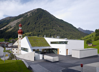 Volksschule, Kindergarten und Turnsaal, Foto: Markus Bstieler