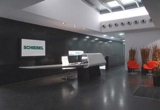 Produktionshalle und Bürogebäude Schiebel, Foto: Andreas Schmitzer
