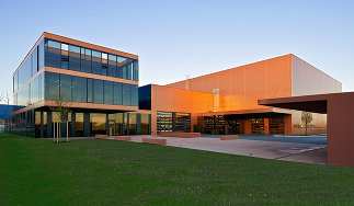 Firmengebäude „Blue Building“, Foto: Walter Ebenhofer