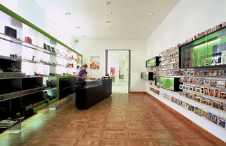 Museumsshop Kunstforum Wien, Foto: Hertha Hurnaus