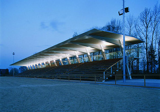 Tribüne Reitplatz Piber, Foto: Paul Ott