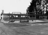 Spielhaus und Sportplatz, Foto: Margherita Spiluttini