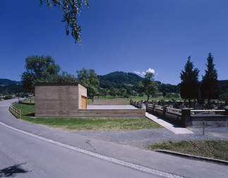 Friedhofserweiterung und Aufbahrungshalle, Foto: Bruno Klomfar