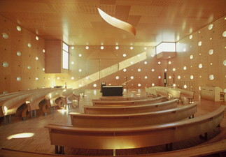 Kirche Donau-City, Foto: Herbert Schwingenschlögl