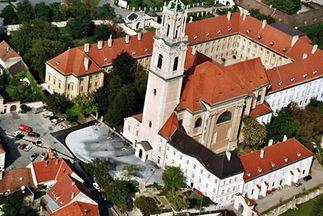 Neugestaltung Kirchenplatz Herzogenburg, Foto: Eichinger oder Knechtl