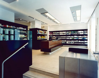 Apotheke Hernals, Foto: Andrew Phelps