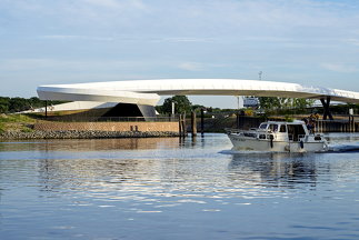 Ölhafenbrücke, Foto: Jörg Hempel