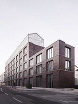Verwaltungsgebäude mit Dachgewächshaus, Foto: hiepler, brunier,