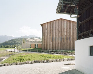 Eingangsgebäude Freilichtmuseum Glentleiten, Foto: Sebastian Schels