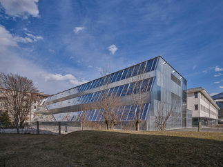 Werkstättengebäude der Tiroler Fachberufsschule Metalltechnik, Foto: Günter Richard Wett