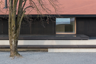 Haus v.d.K., Foto: Hertha Hurnaus
