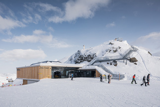Liftstationen Wilde Krimml und Kapauns mit Aussichtsplattform, Foto: Christian Flatscher
