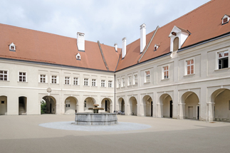 Brunnenhof im Bistumsgebäude der Diözese St. Pölten, Foto: Hans Leitner